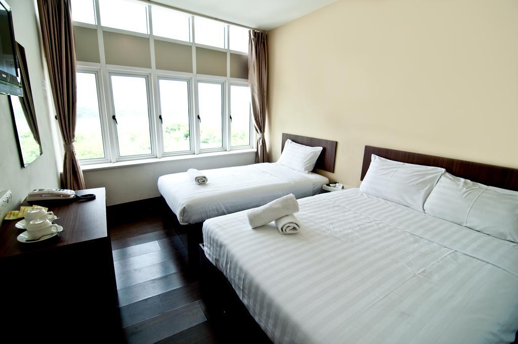 101 Lake View Hotel Puchong Esterno foto
