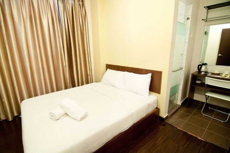 101 Lake View Hotel Puchong Esterno foto
