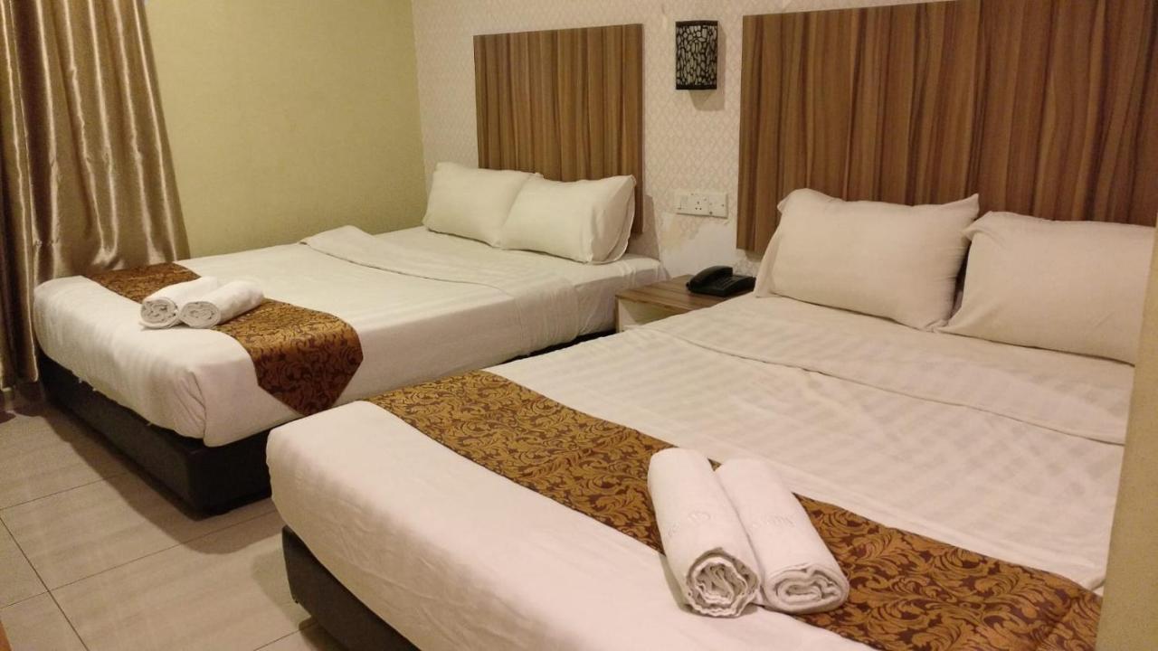 101 Lake View Hotel Puchong Esterno foto